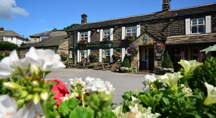 4 Couple Hotels Close to St. Leonard's Farm Park, Bradford
